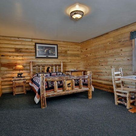 Wolf Den Log Cabin Motel And Rv Park Thayne 외부 사진
