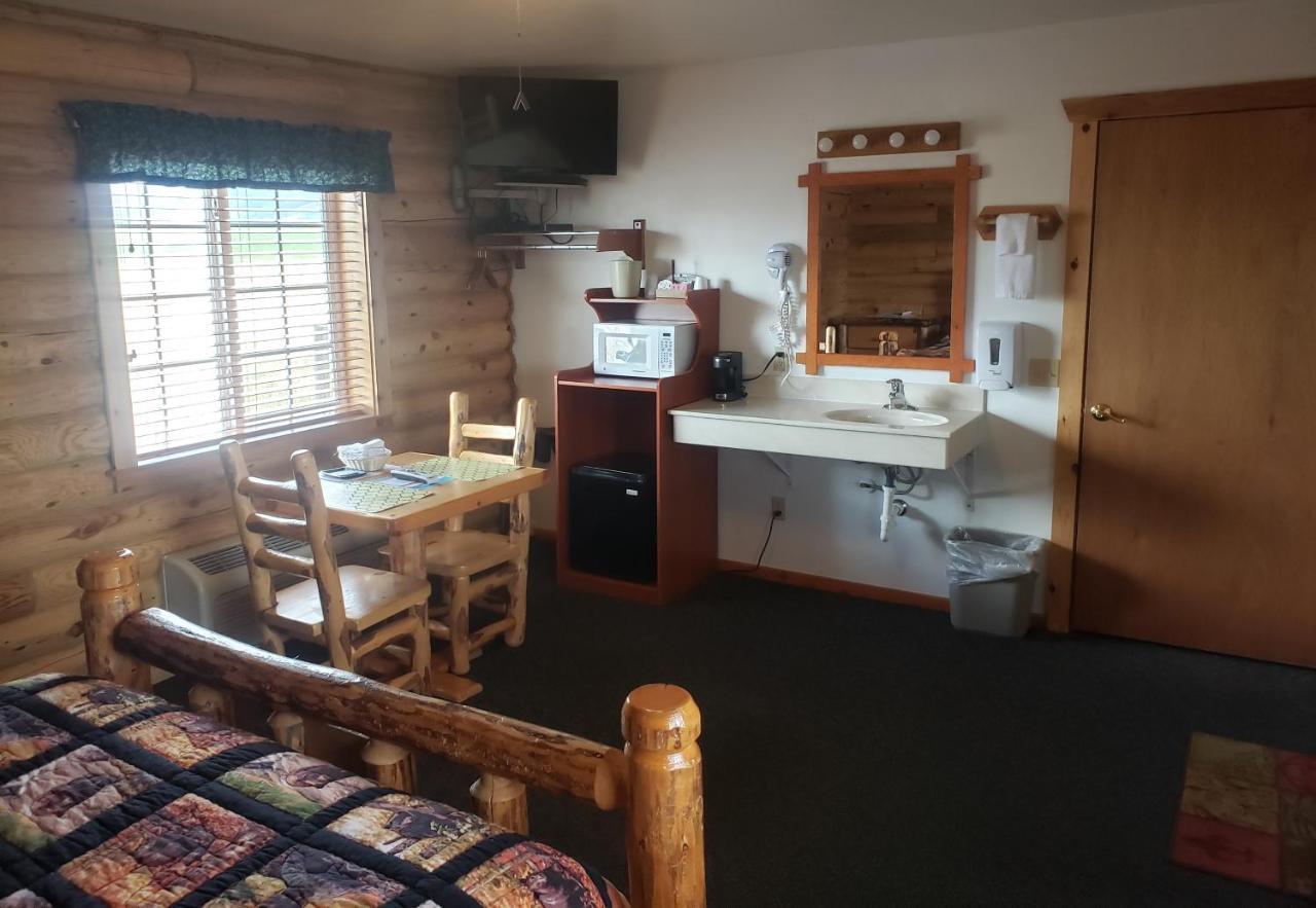 Wolf Den Log Cabin Motel And Rv Park Thayne 외부 사진
