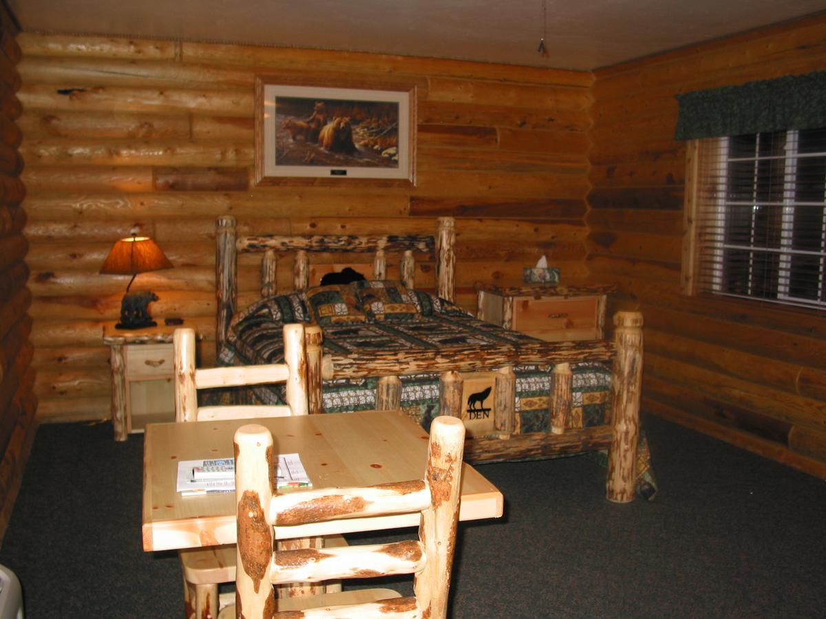Wolf Den Log Cabin Motel And Rv Park Thayne 외부 사진