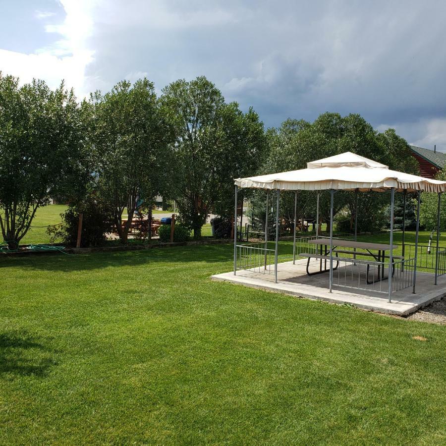 Wolf Den Log Cabin Motel And Rv Park Thayne 외부 사진