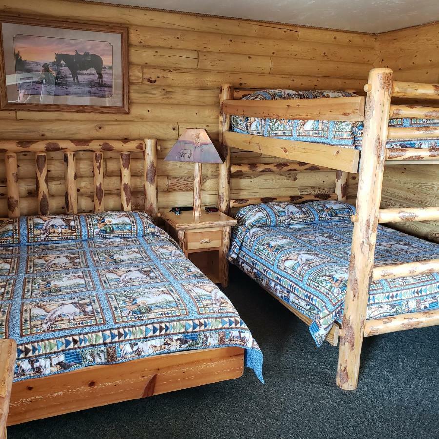 Wolf Den Log Cabin Motel And Rv Park Thayne 외부 사진