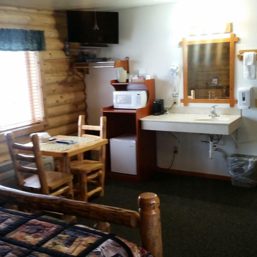 Wolf Den Log Cabin Motel And Rv Park Thayne 외부 사진